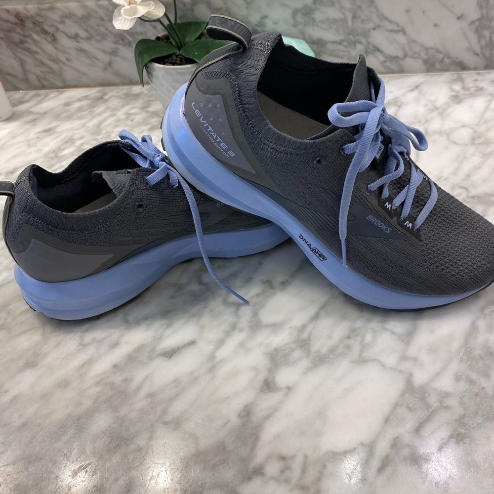 Brooks Levitate 3 Grey/Kentucky Blue 8.5